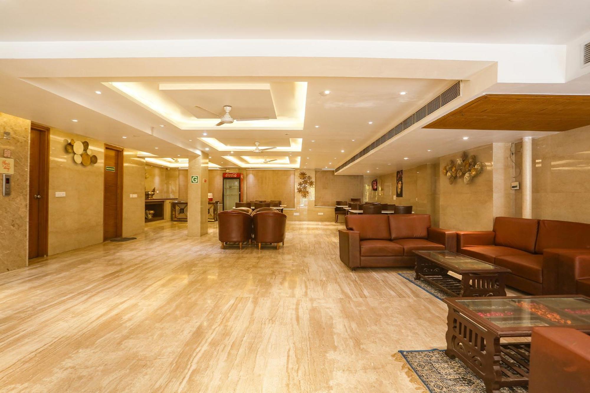 Fabhotel Prime Star 17 - Nr Yashobhoomi Convention Centre Delhi  Exteriör bild